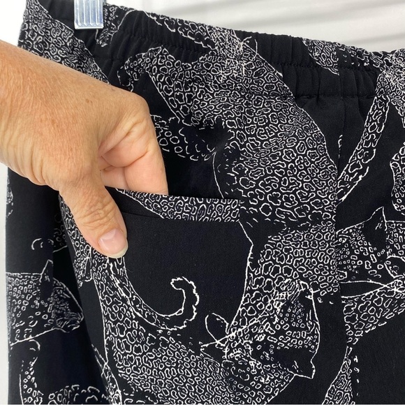 The Limited leopard cat black & white print wide leg pant, M - Picture 8 of 15